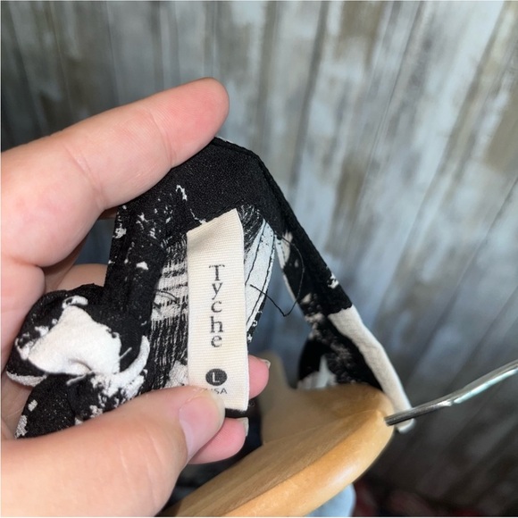 Tyche Black & White Printed High Neck Halter - Picture 5 of 5